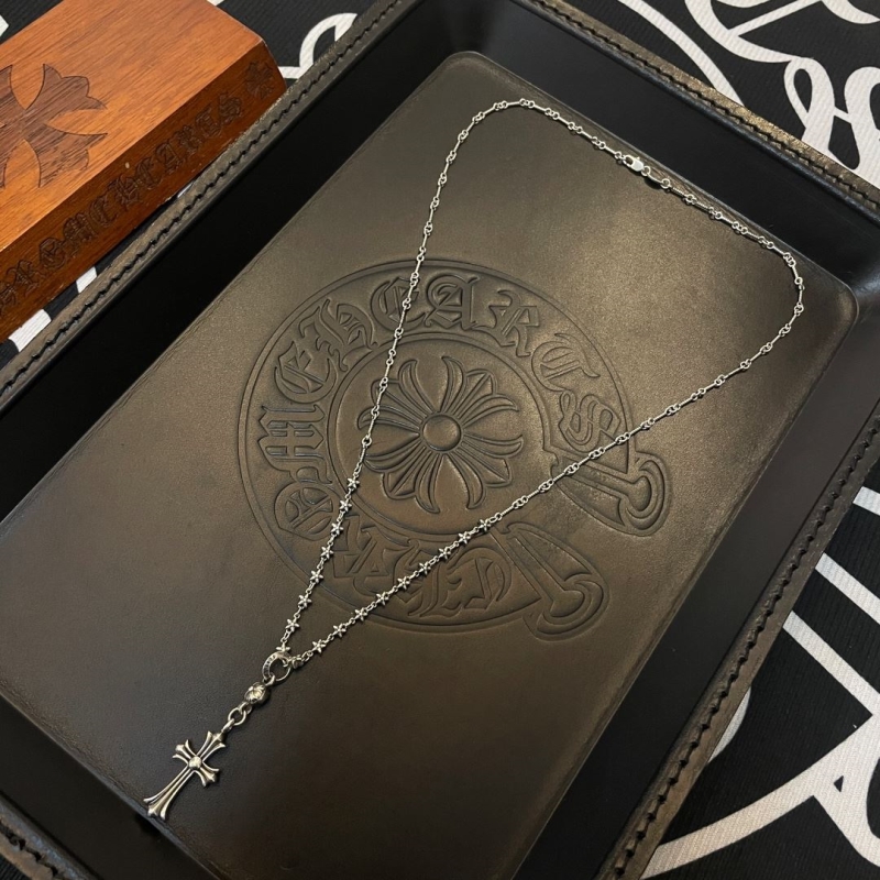 Ch**me He**ts necklaces